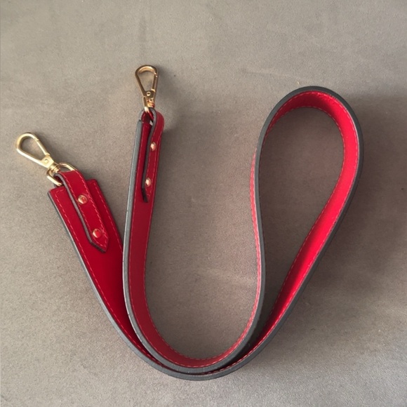 Valentino by Mario Valentino Red Leather Tote Bag - Picture 11 of 11